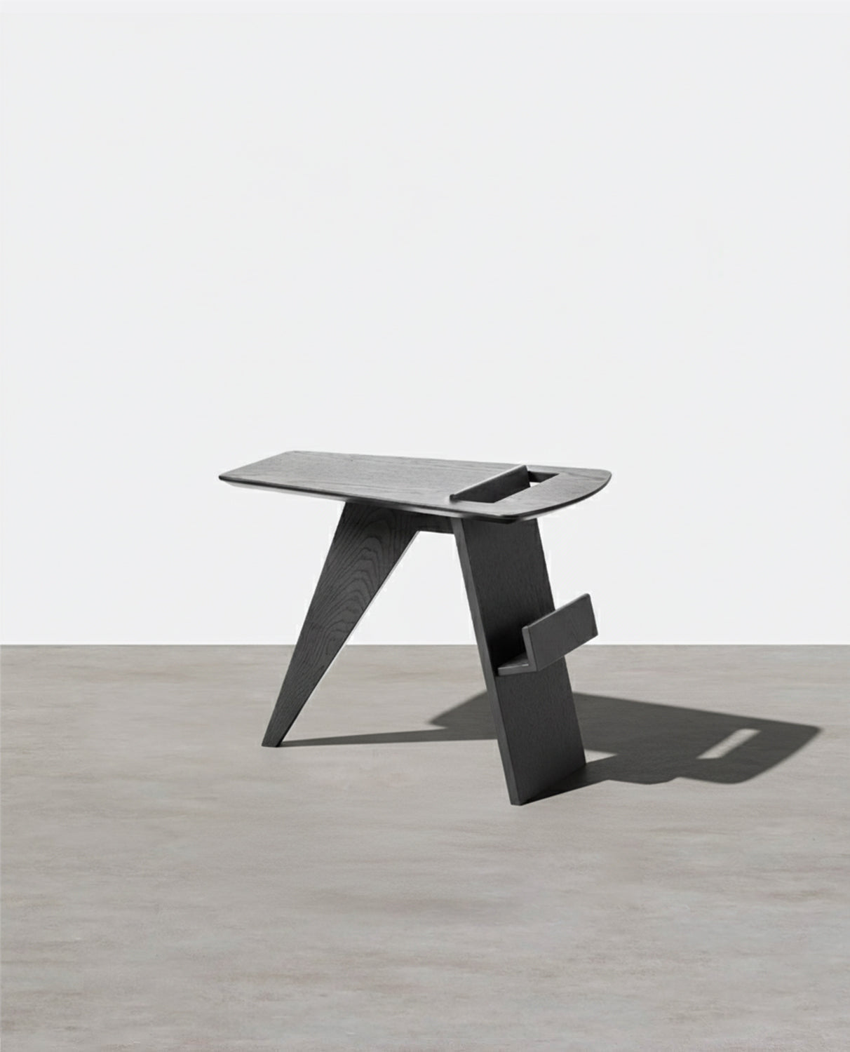 Pallas Side Table, With Magazine Rack