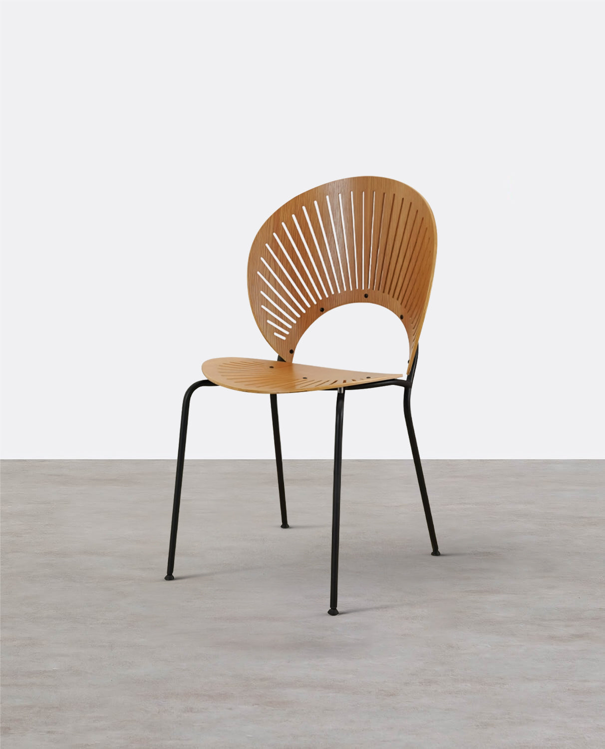 A Set of 2 Conker Dining Chair, Solid Wood